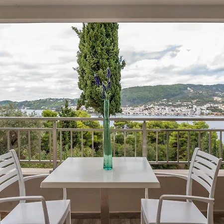 بيت ضيافة Core Luxury (adults Only)