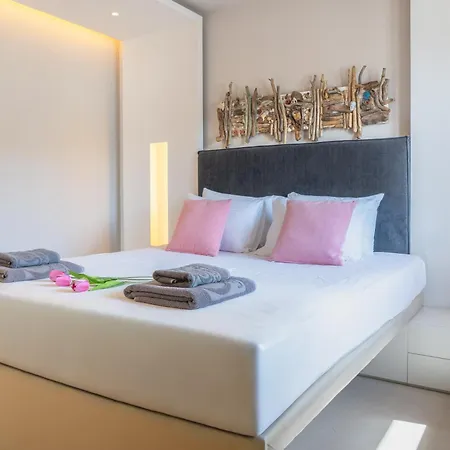 Core Luxury (adults Only) בית הארחה 4*